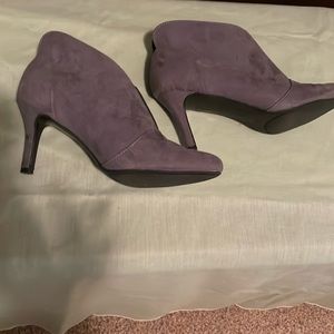 Brown anklet boot’s